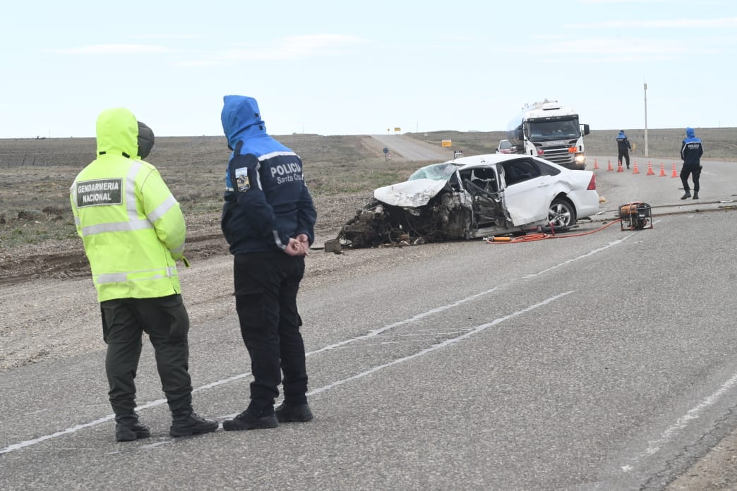 Trágico choque a pocos kilómetros de Río Gallegos: hay dos víctimas fatales Trágico choque a pocos kilómetros de Río Gallegos: hay dos víctimas fatales