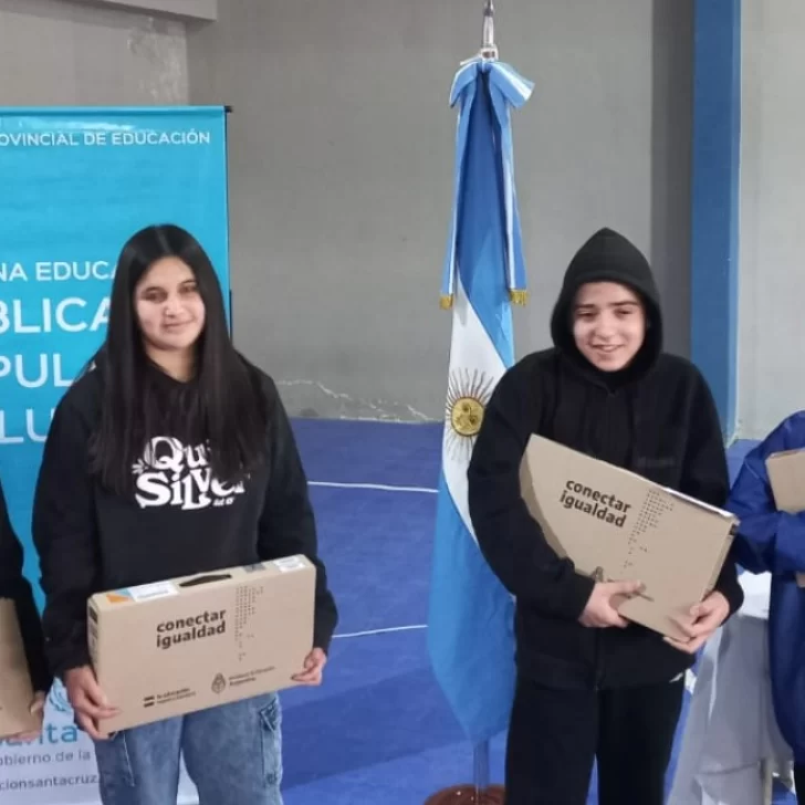 Entregarán 9.700 notebooks a estudiantes de 1º y 2º año de Santa Cruz