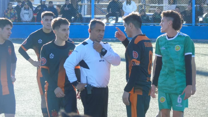 Las Primeras A y B del Fútbol de los Barrios jugarán su décima fecha este fin de semana