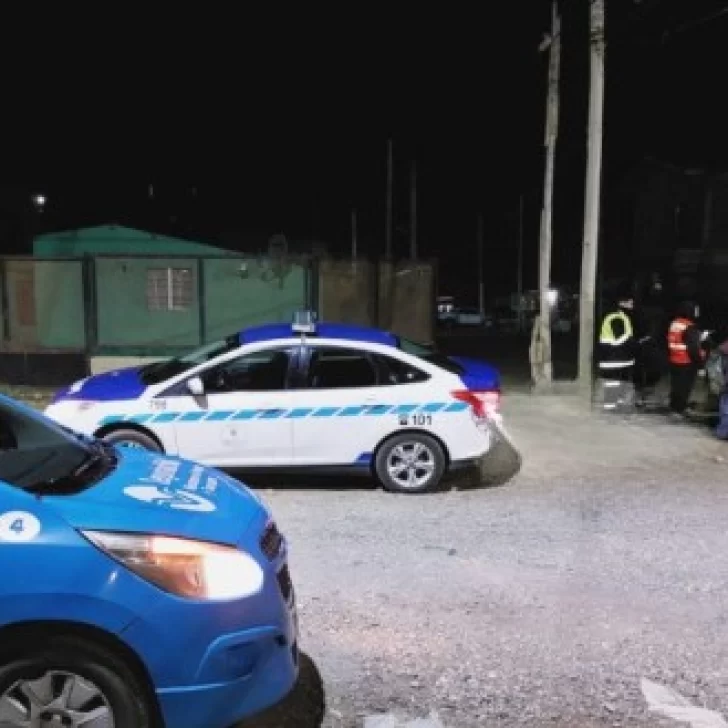 Ebrio se quedó dormido adentro de su auto y se lo secuestraron: tenía botellas de alcohol en el habitáculo