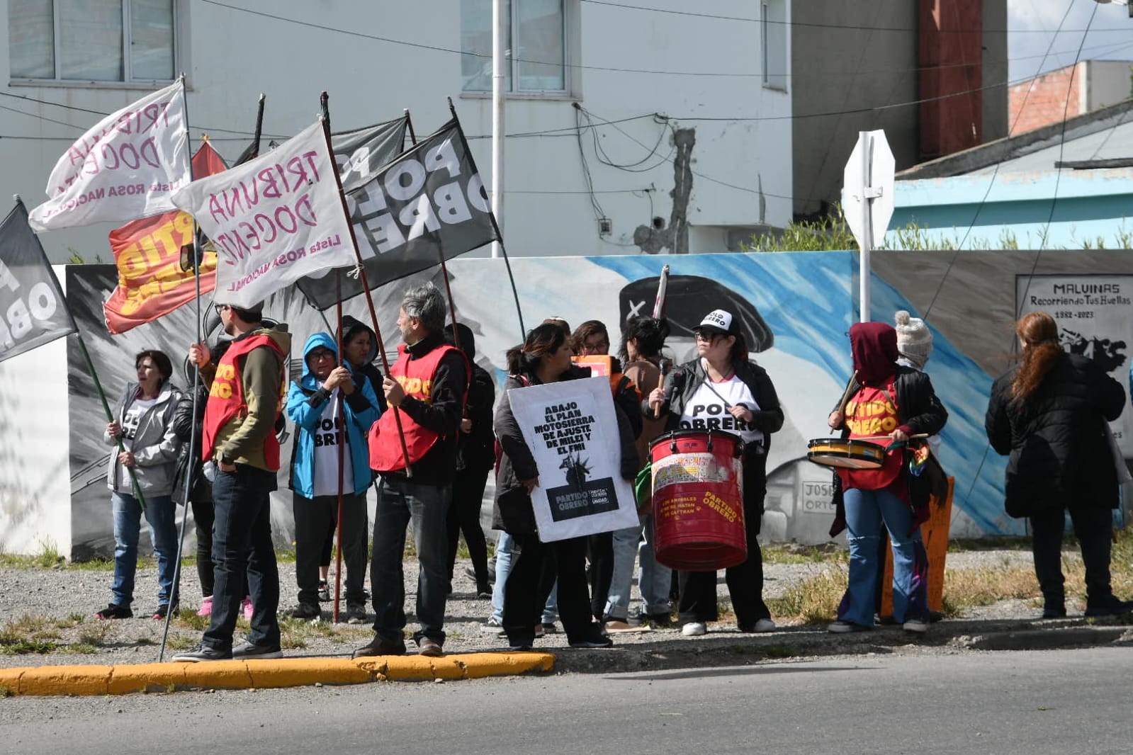  El Partido Obrero en una movilización en Río Gallegos. FOTOS: LEANDRO FRANCO/LA OPINIÓN AUSTRAL
