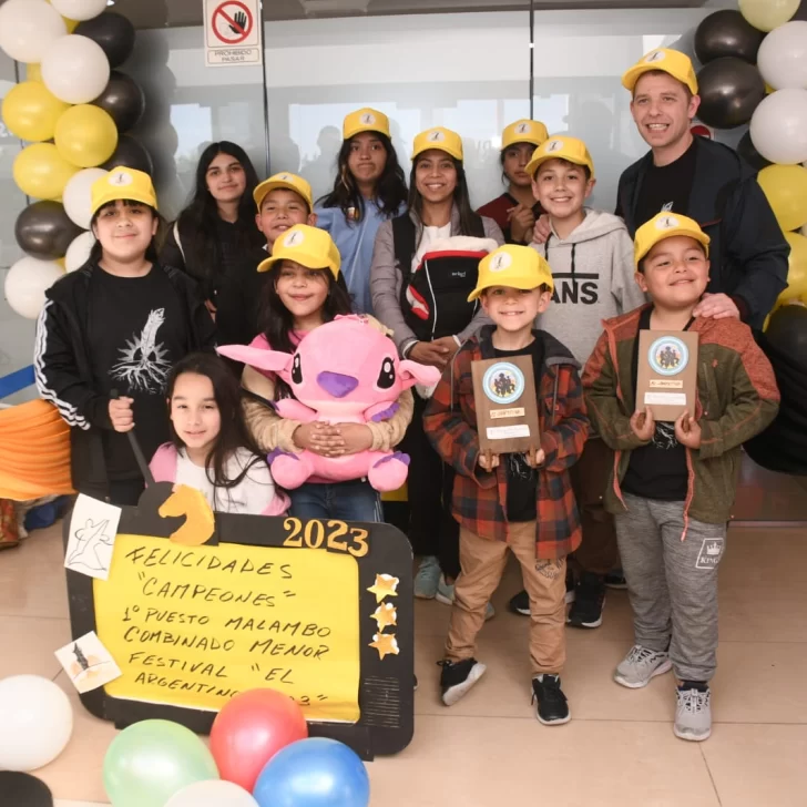 Llegaron los campeones de Cosquín: el grupo “La Trinchera” ganó en dos rubros Llegaron los campeones de Cosquín: el grupo “La Trinchera” ganó en dos rubros