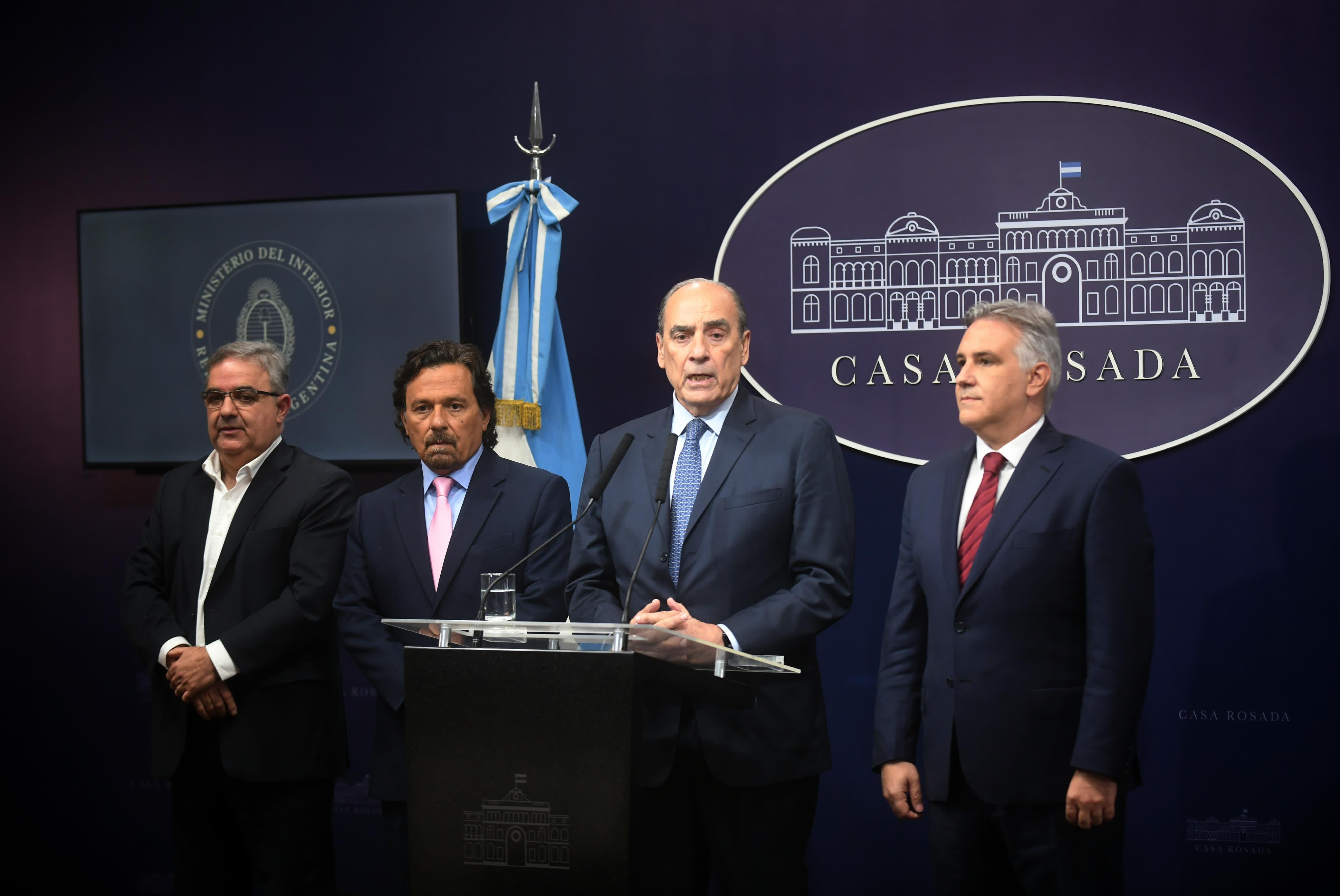  Diciembre 2023. Guillrmo Francos junto a los gobernadores Jalil, Sáenz y Llaryora.