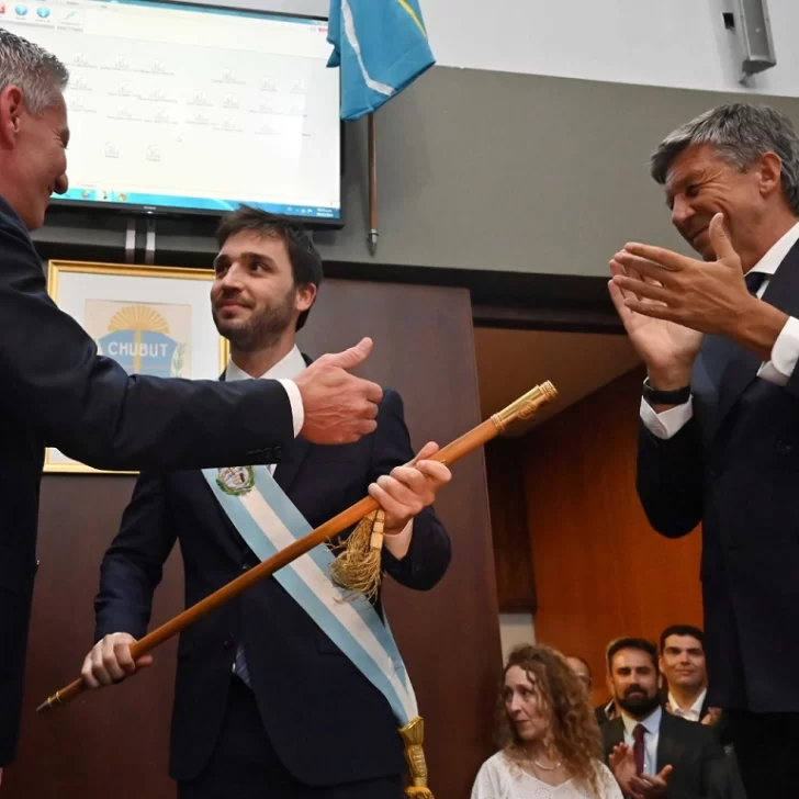 Ignacio Torres asumió como gobernador y le habló a Vidal: “Chubut y Santa Cruz vamos a reclamar lo que nos corresponde”