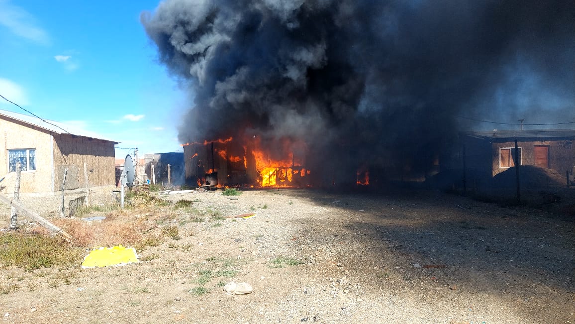 Incendio en el Barrio Bicentenario: Hombre se salva milagrosamente Incendio en el Barrio Bicentenario: Hombre se salva milagrosamente