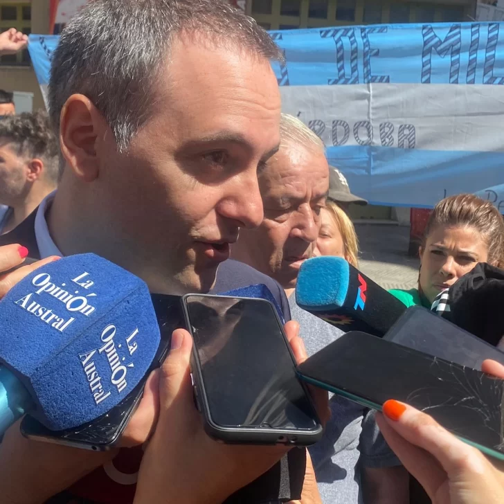 Manuel Adorni confirmó que anunciará las primeras medidas este lunes “a primerísima hora” Manuel Adorni confirmó que anunciará las primeras medidas este lunes “a primerísima hora”