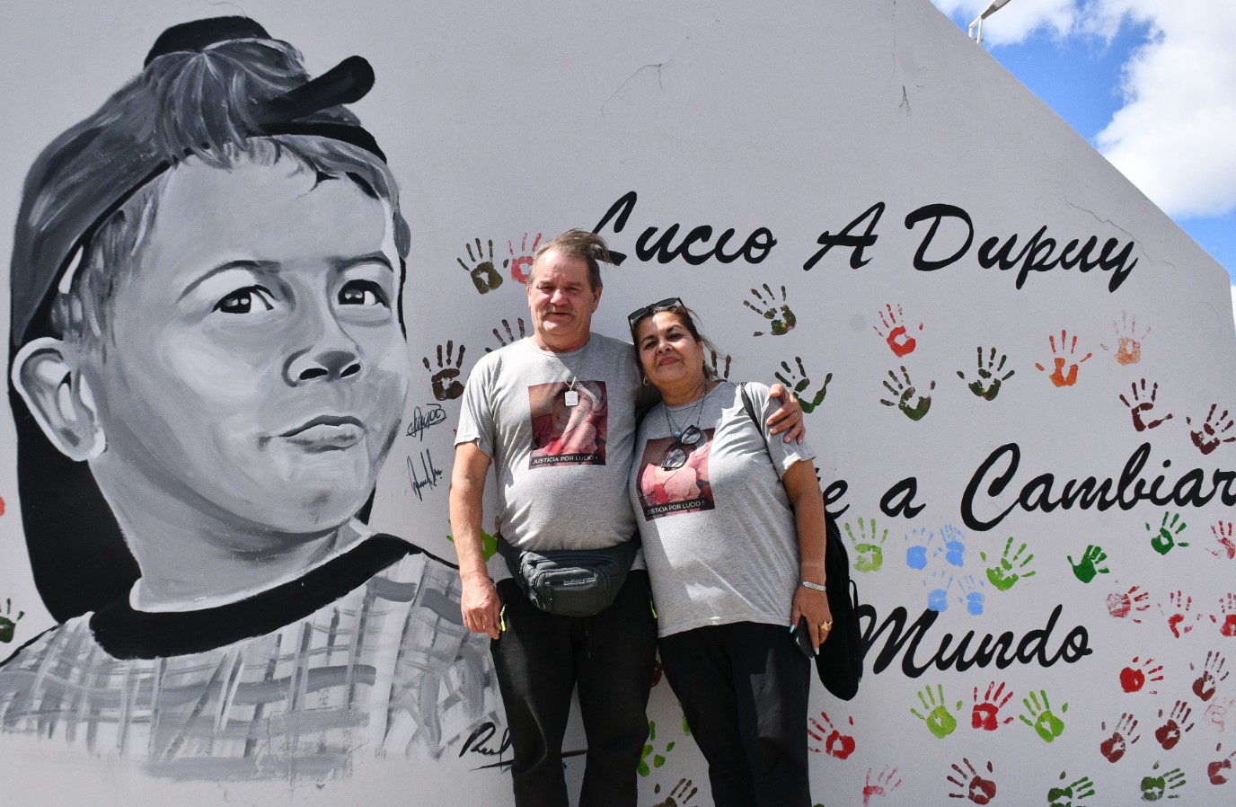Inauguraron un mural por Lucio Dupuy: &ldquo;Mi nieto est&aacute; en el fin del mundo&rdquo;,  se emocion&oacute; su abuelo Ram&oacute;n | La Opini&oacute;n Austral