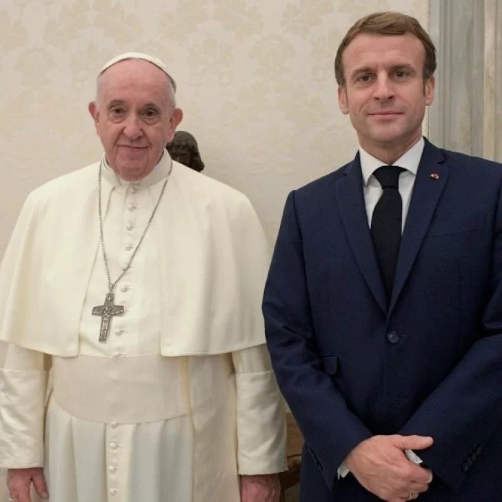 Emmanuel Macron invitó al papa Francisco a la reapertura de la catedral de Notre Dame