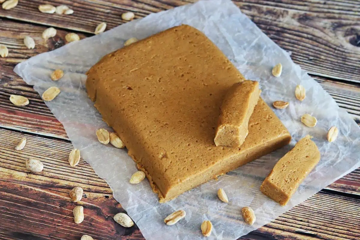 Receta de turrón de maní con almendras