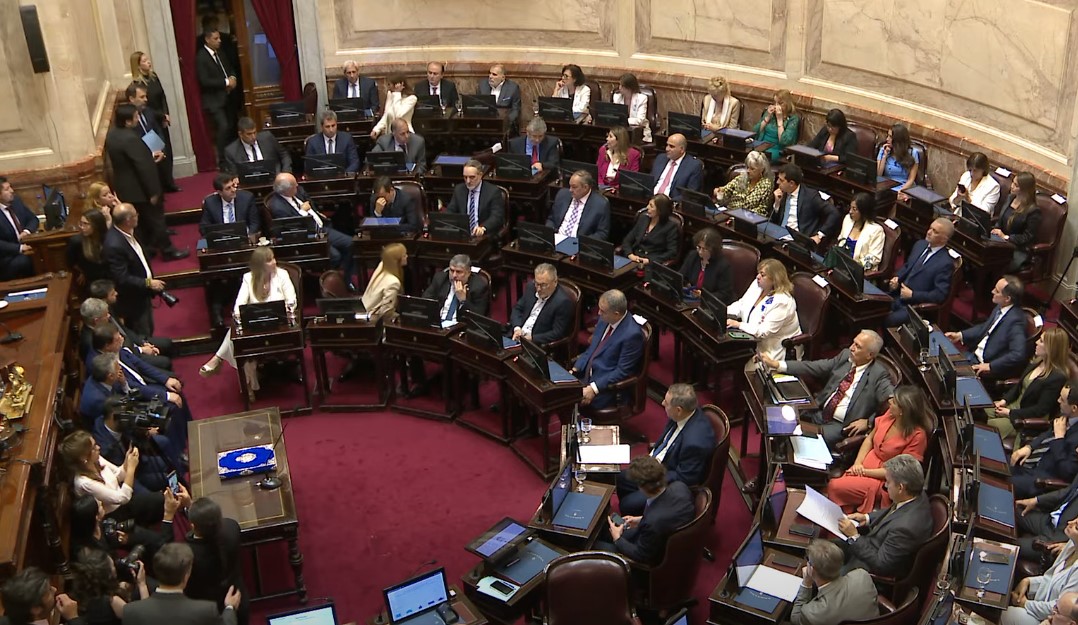 Por Santa Cruz, en comisiones de Justicia y Legislación del Senado