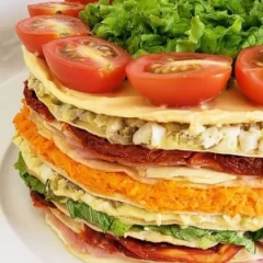 Receta de torre de panqueques: cómo preparar la masa y el relleno