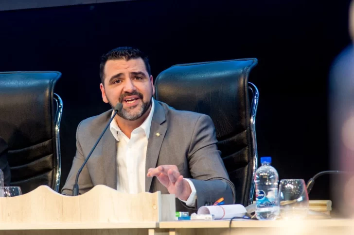 Walter Vuoto asumió un nuevo mandato como intendente de Ushuaia