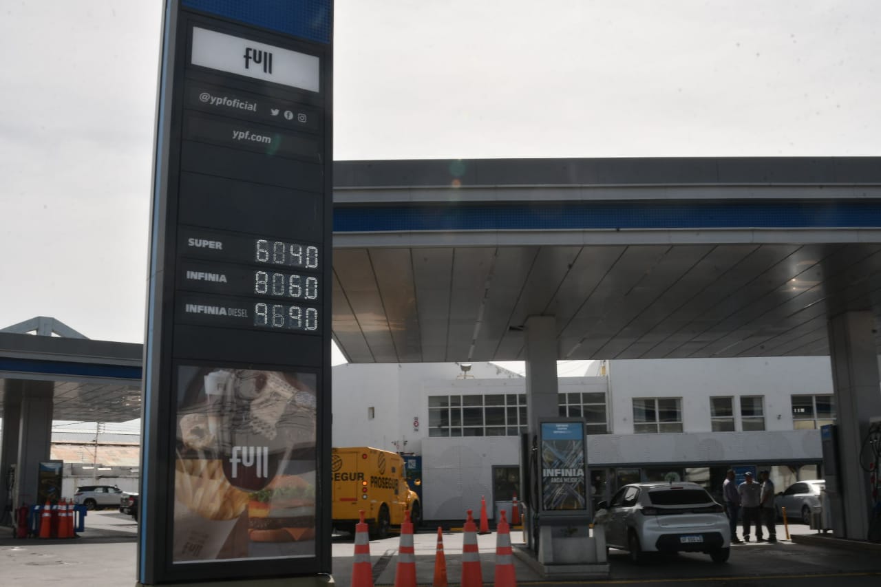 COMBUSTIBLES-AUMENTO-YPF-AXION-RIO-GALLEGOS-239JD203D-6-728x485