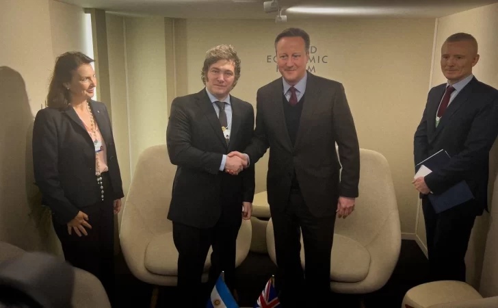 Javier Milei se reunió con el canciller del Reino Unido, David Cameron