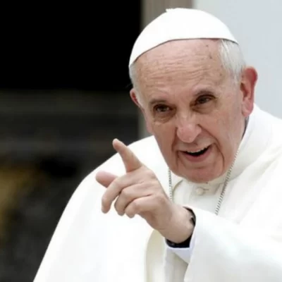 El papa Francisco se sometió a controles de salud por una gripe en un hospital de Roma