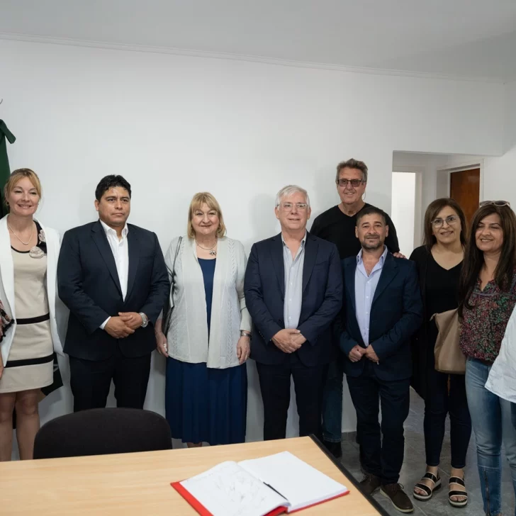 Claudio Vidal visitó Koluel Kayke: “El objetivo es sacar adelante Santa Cruz”