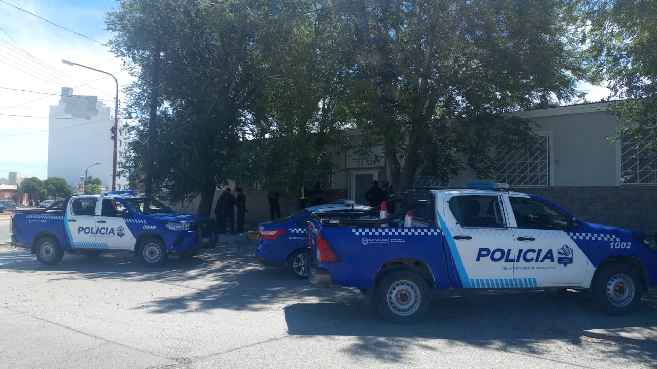 Robo veraniego en Caleta Olivia: intentaron llevarse una Pelopincho y fueron detenidos