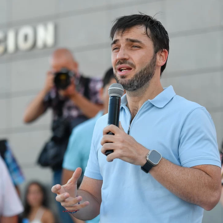 Ignacio Torres presentó la Ley de Profesionalidad Docente Ignacio Torres presentó la Ley de Profesionalidad Docente