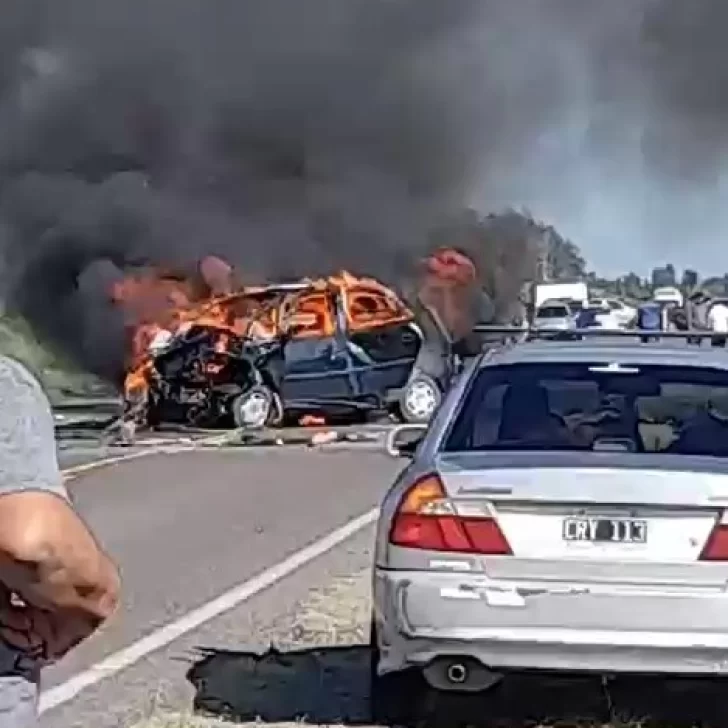 Video. Accidente fatal en una ruta patagónica: tres personas murieron tras un choque frontal