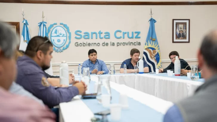 Claudio Vidal dijo a los sindicatos que la provincia de Santa Cruz tendrá “independencia económica en un año y medio”