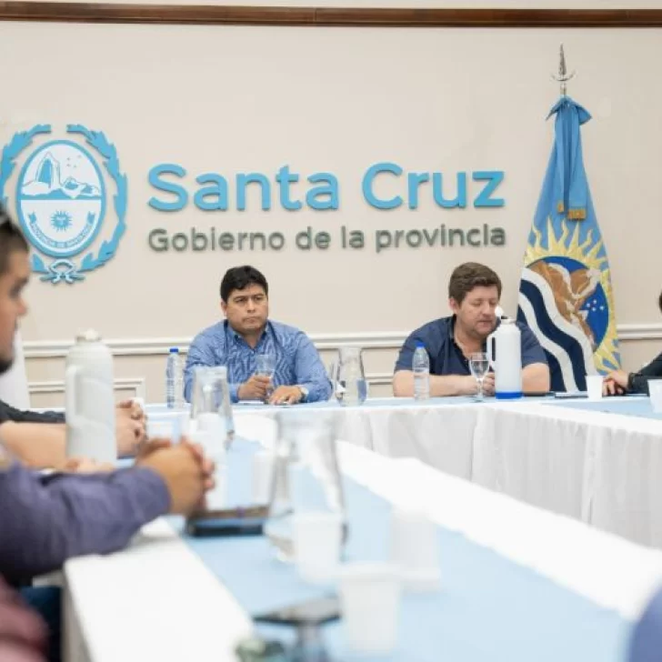 Claudio Vidal dijo a los sindicatos que la provincia de Santa Cruz tendrá “independencia económica en un año y medio”