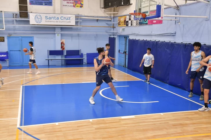 Hispano se entrena pensando en el partido frente a Gimnasia de La Plata el martes 30 en el “Rocha”