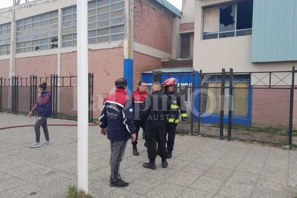 Ultimo momento. Incendio en el Gimnasio Juan Bautista Rocha | La ...