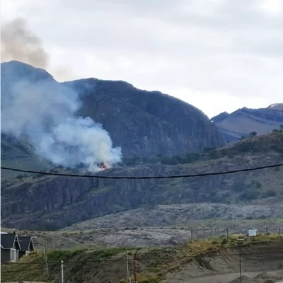 Alarma en El Chaltén: se incendia un sendero que va Cerro Torre