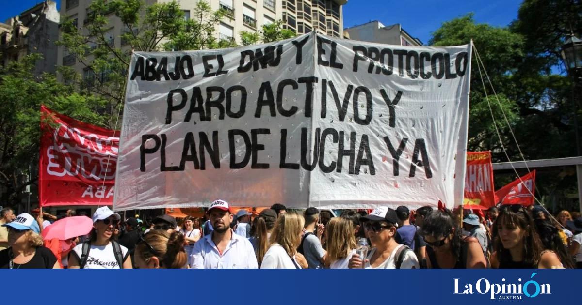 El gobierno nacional descontará el día a los estatales que adhieran al ...