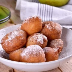 Receta de buñuelos de manzana con canela para la merienda