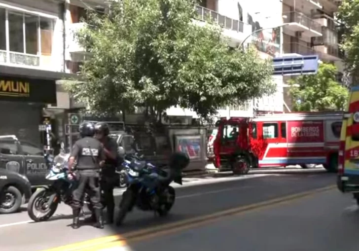 Un hombre se atrincheró en una terraza de Recoleta con su hijo que tiene autismo