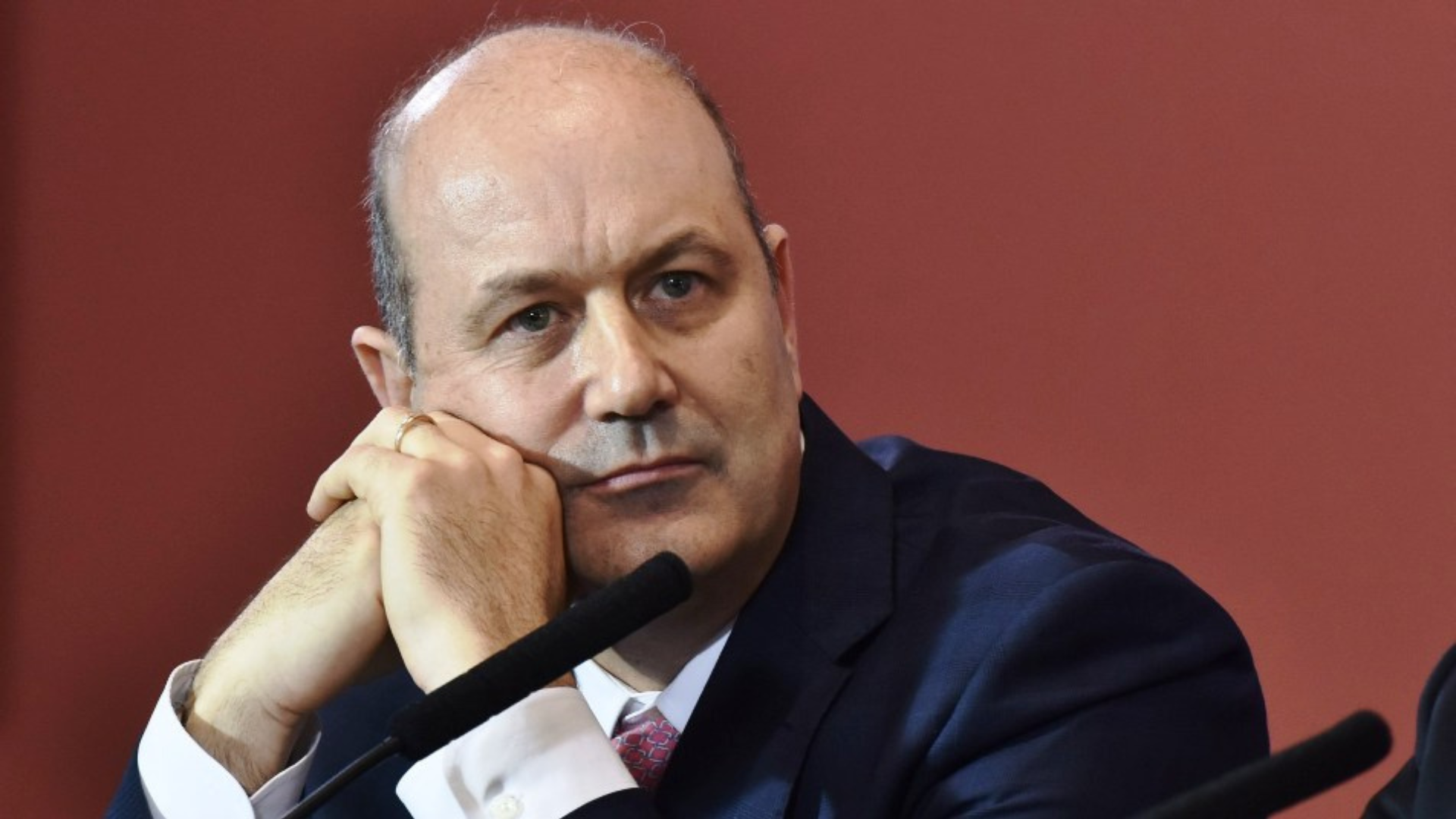 Sturzenegger aseguró que el objetivo del DNU es aumentar la competitividad en la economía Sturzenegger aseguró que el objetivo del DNU es aumentar la competitividad en la economía