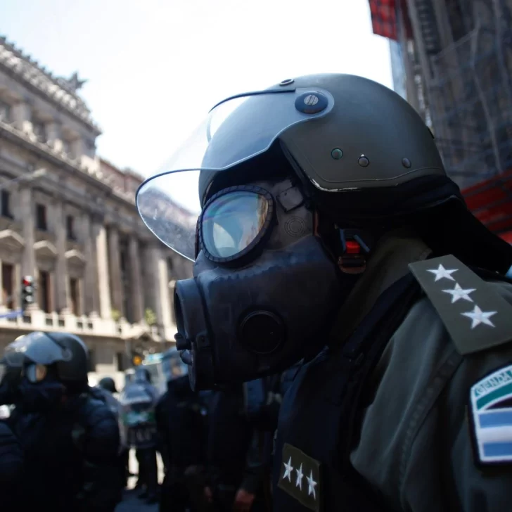 Tensión frente al Congreso: enfrentamientos y detenidos