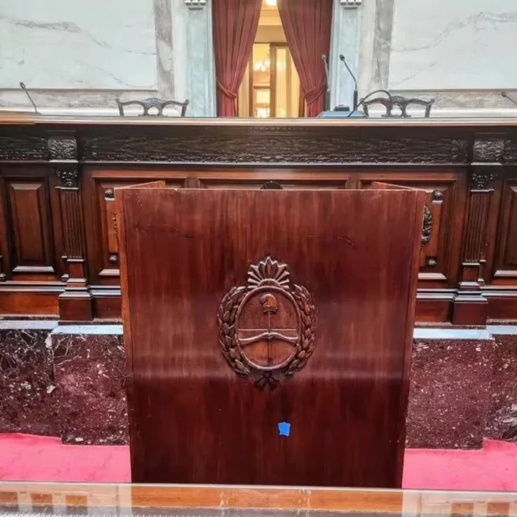Así es el atril que utilizará Milei en la Asamblea Legislativa
