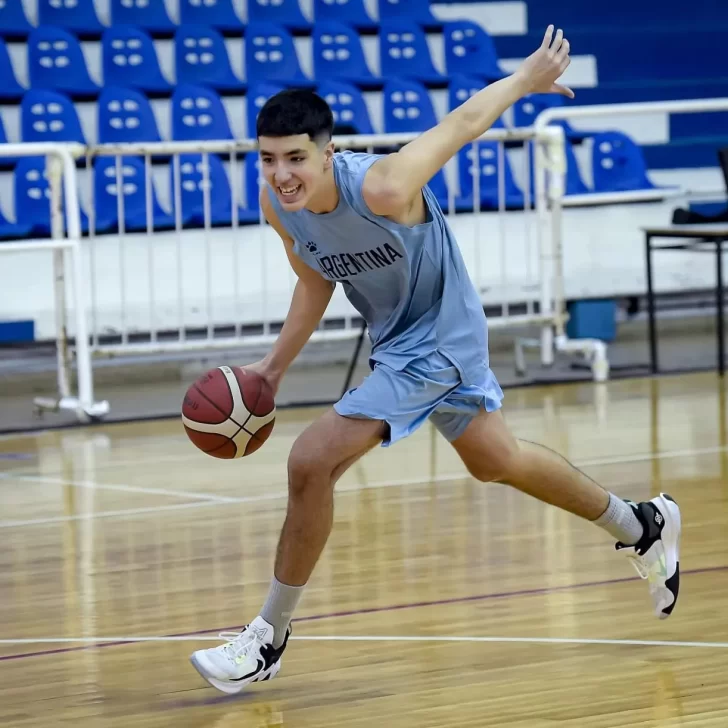 Ezequiel Juárez de San Miguel al Campus de Desarrollo de Básquet U17