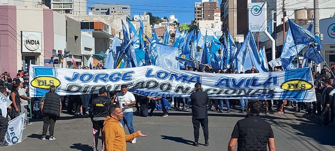 MOVILIZACION-PETROLERA-EN-COMODORO-RIVADAVIA-D2309JD23D-15-728x328