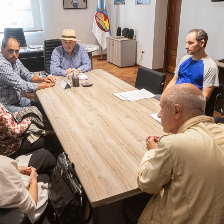 Macharashvili se reunió con referentes del gremio docente de Chubut Macharashvili se reunió con referentes del gremio docente de Chubut