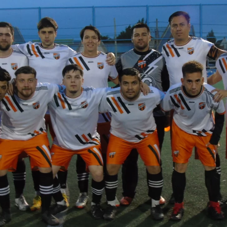 En la vuelta del fútbol barrial de Río Gallegos, Santa Cruz superó por 5-2 a Los Pibes En la vuelta del fútbol barrial de Río Gallegos, Santa Cruz superó por 5-2 a Los Pibes