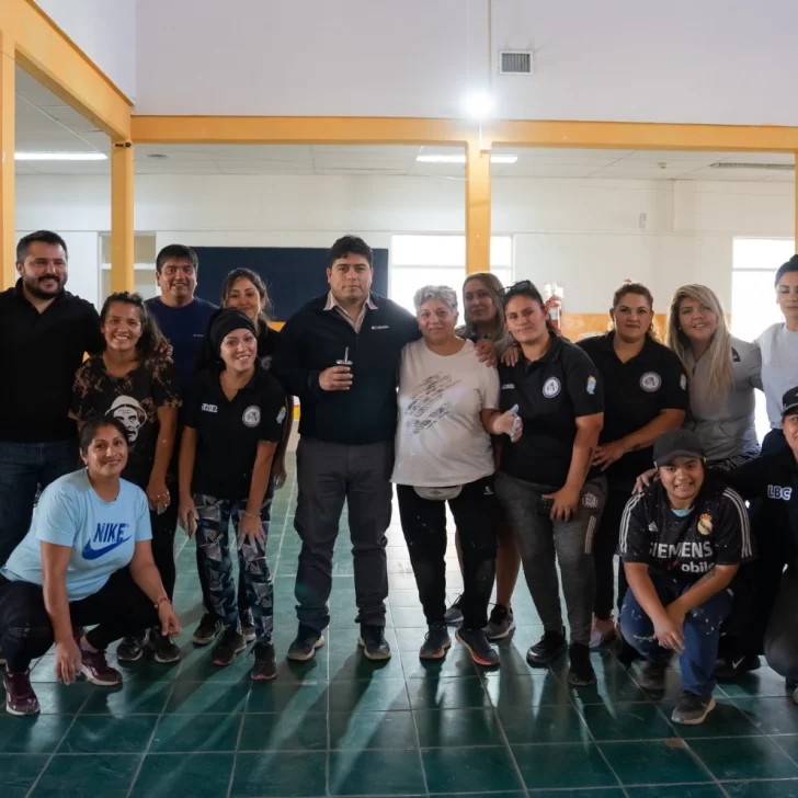 Junto a Pablo Carrizo, Claudio Vidal recorrió escuelas de Caleta Olivia