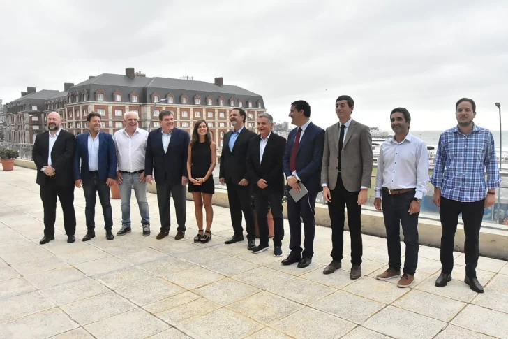 Dirigentes de todo el arco político compartieron un desayuno Mar del Plata por los 150 años de la ciudad