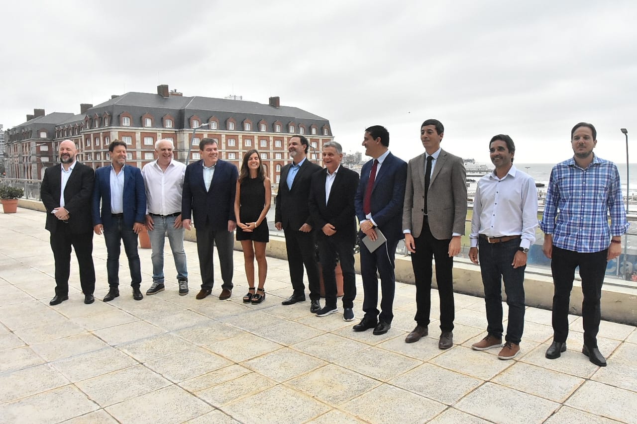 Dirigentes de todo el arco político compartieron un desayuno Mar del Plata por los 150 años de la ciudad