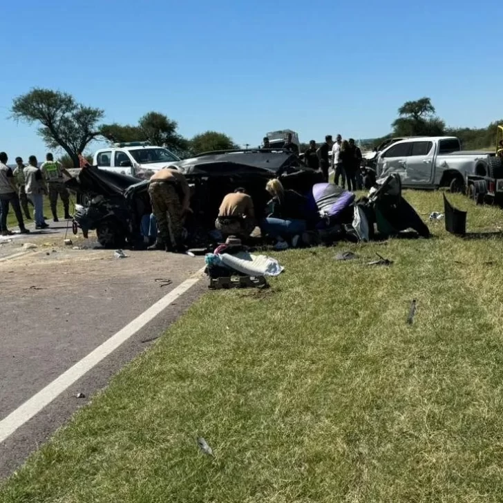 Santacruceños se salvaron de milagro tras violento choque frontal en la provincia de La Pampa Santacruceños se salvaron de milagro tras violento choque frontal en la provincia de La Pampa