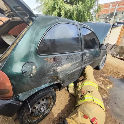Por un desperfecto mecánico, un auto se incendio en Puerto San Julián