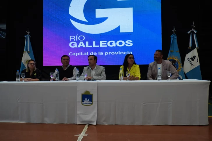 Entregaron 39 viviendas a familias de Río Gallegos: “Es política social”