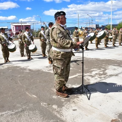 A 211 años del Combate de San Lorenzo, la Banda Militar “Combatientes del Atlántico Sur” brindó un mini concierto