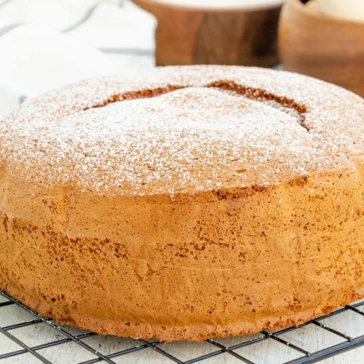 Receta de bizcochuelo esponjoso y alto, ideal para el feriado