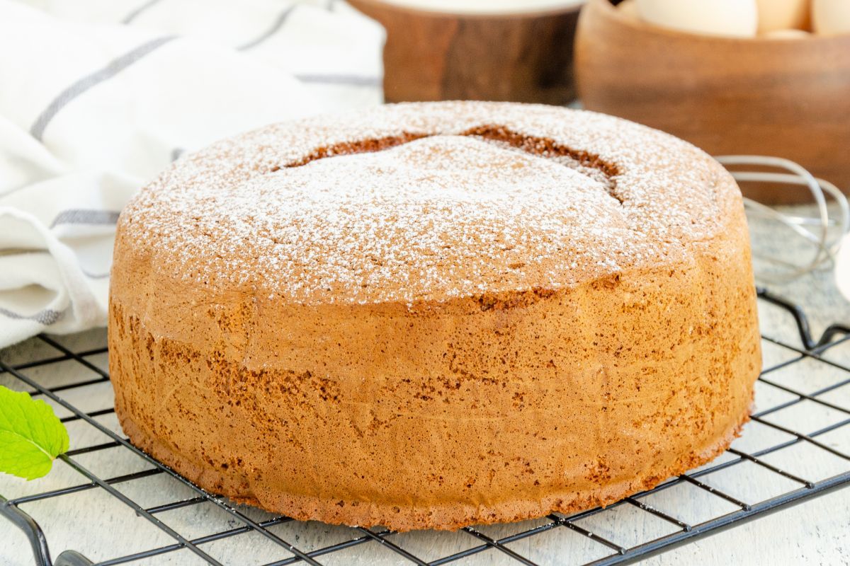 Receta de bizcochuelo esponjoso y alto, ideal para el feriado