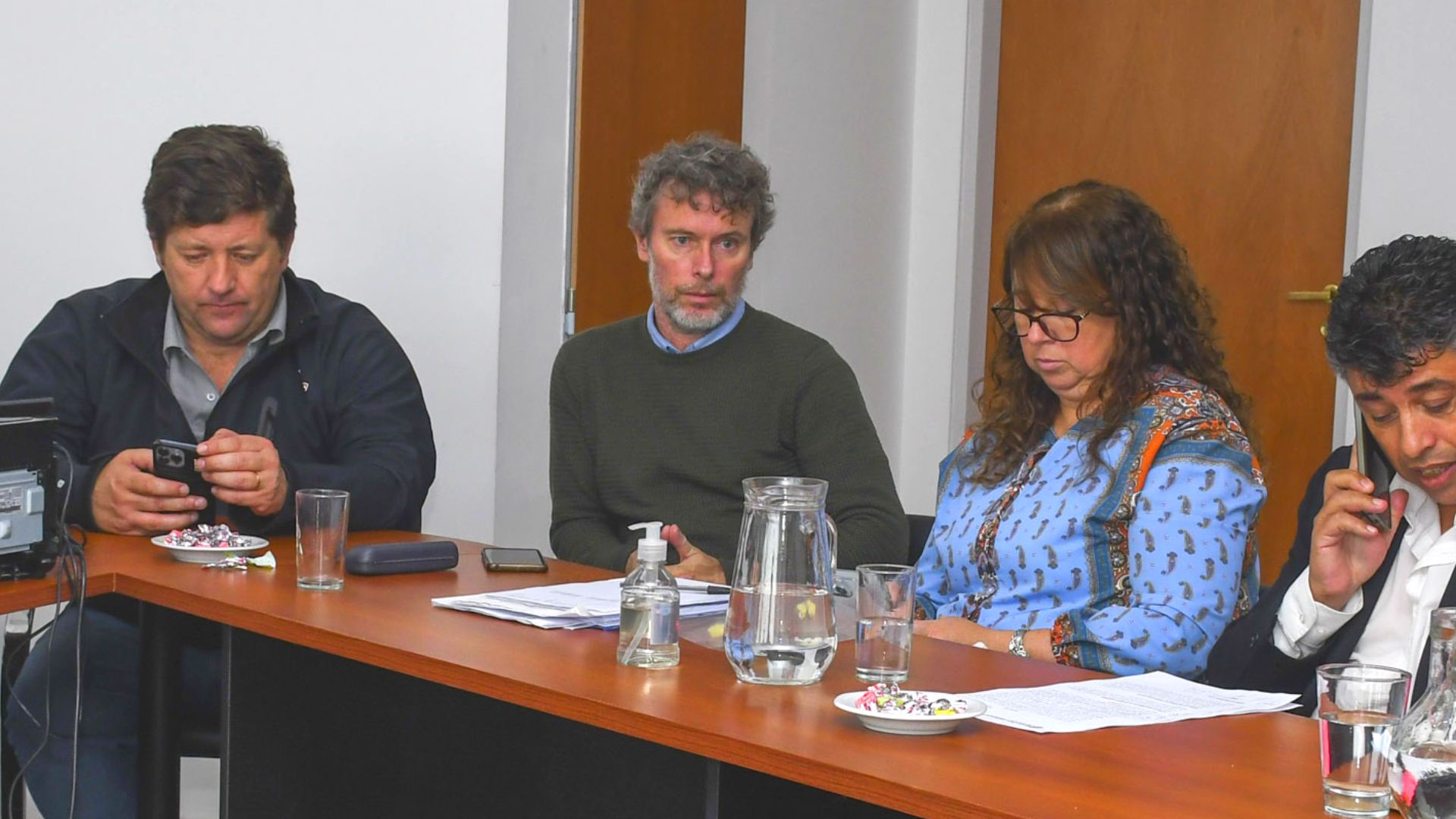 Paritarias en Santa Cruz: “El Gobierno va a hacer el máximo esfuerzo en todos los sectores” Paritarias en Santa Cruz: “El Gobierno va a hacer el máximo esfuerzo en todos los sectores”