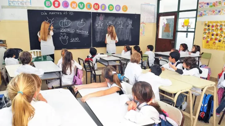 Jornada extendida: el Gobierno explicó qué sucederá con el sueldo de los maestros que ya no dictarán la hora extra