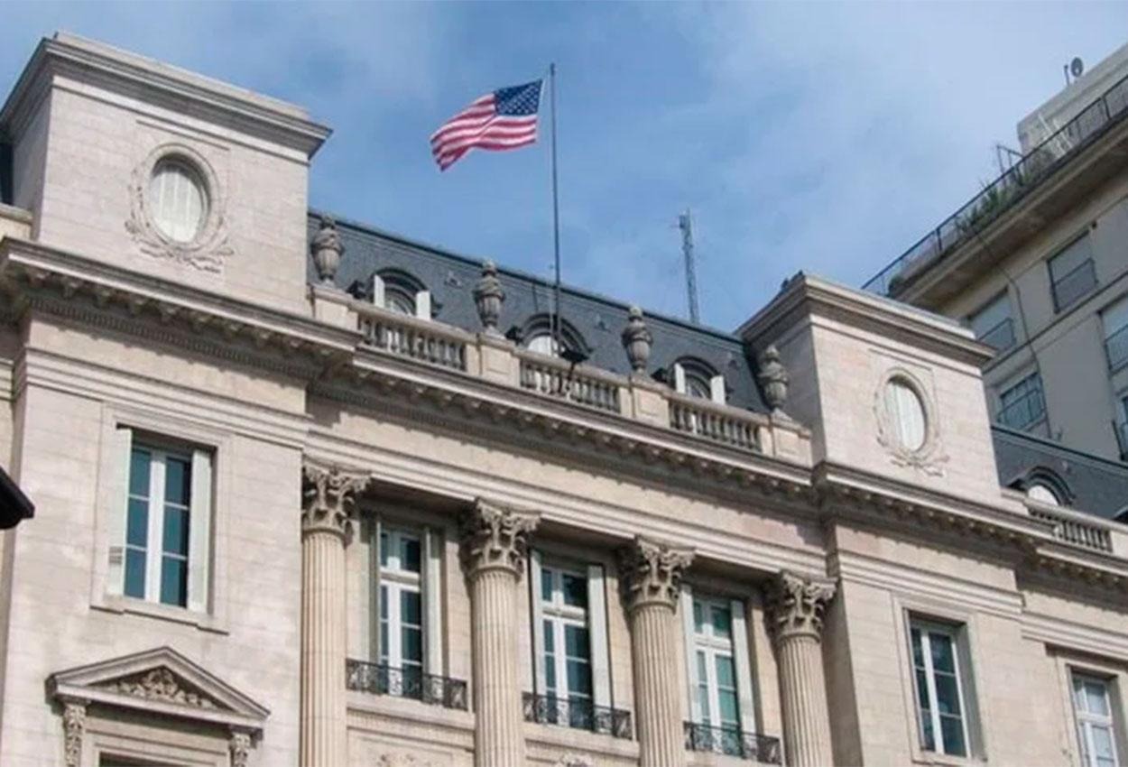 Motochorros en Lanús robaron un camión de la embajada de Estados Unidos